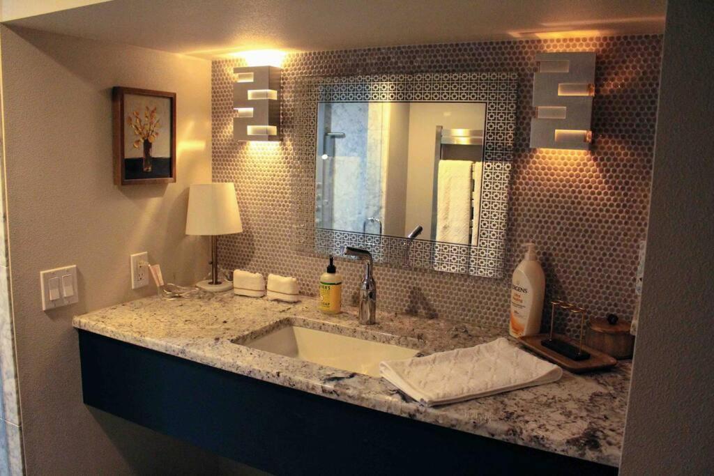 Apartmán Heart Of Woodstock, 10 Min Walk To Reed, With Private Garage! Portland Exteriér fotografie